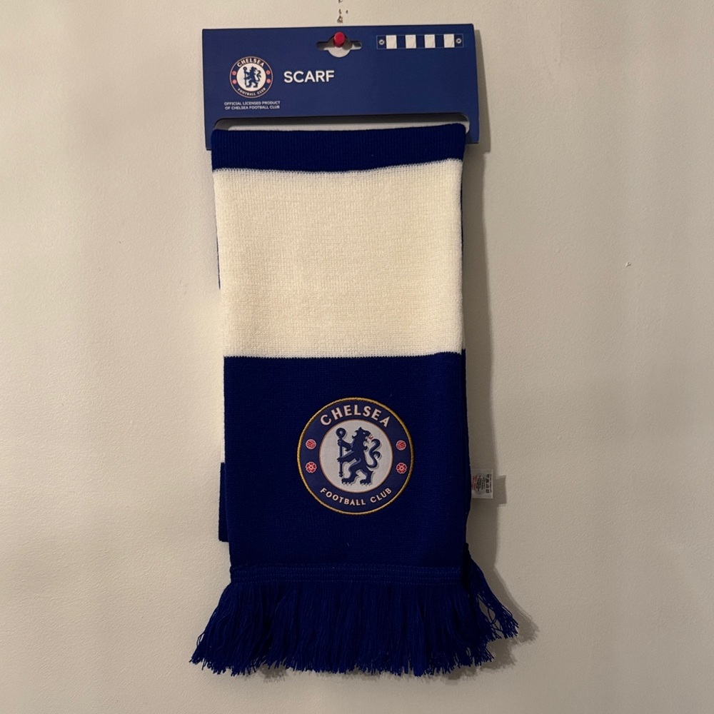 BNWT Chelsea FC crest bar scarf blue & White